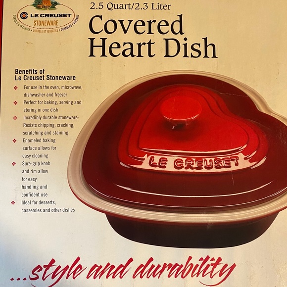Le Creuset Heart Shaped Stoneware 2.5 Quart - Picture 5 of 5